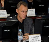 Григорий Басистый: «Рисунки нам показались настолько яркими и интересными, что лучшие из лучших стали экспозицией в здании Думы г.о.Тольятти»