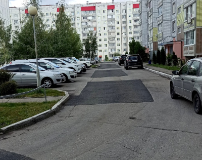 Жителям Тольятти не подходит двор, в котором яма на яме